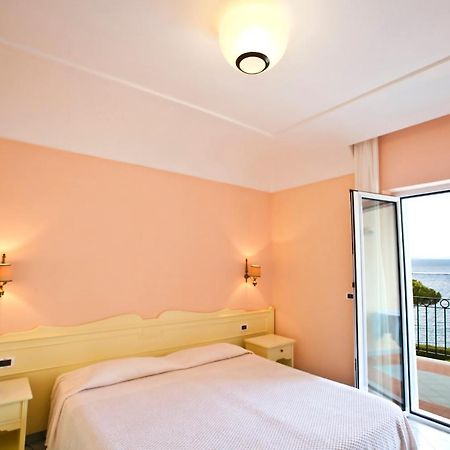 Hotel Terme Alexander 이스키아 외부 사진