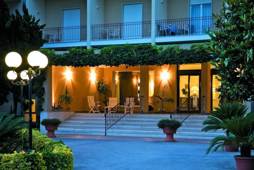 Hotel Terme Alexander 이스키아 외부 사진