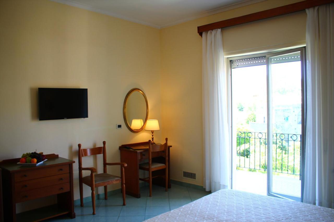 Hotel Terme Alexander 이스키아 외부 사진