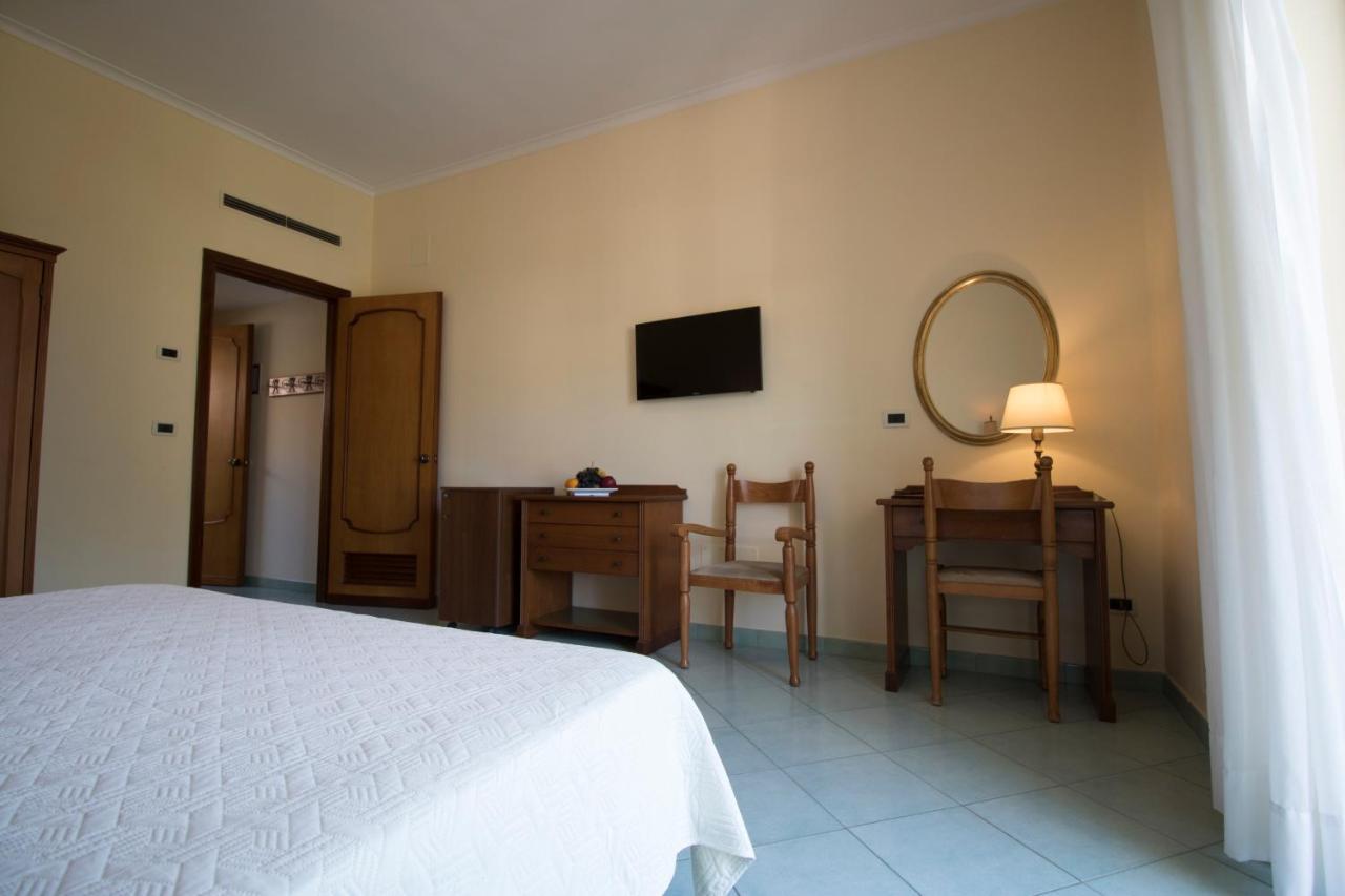 Hotel Terme Alexander 이스키아 외부 사진